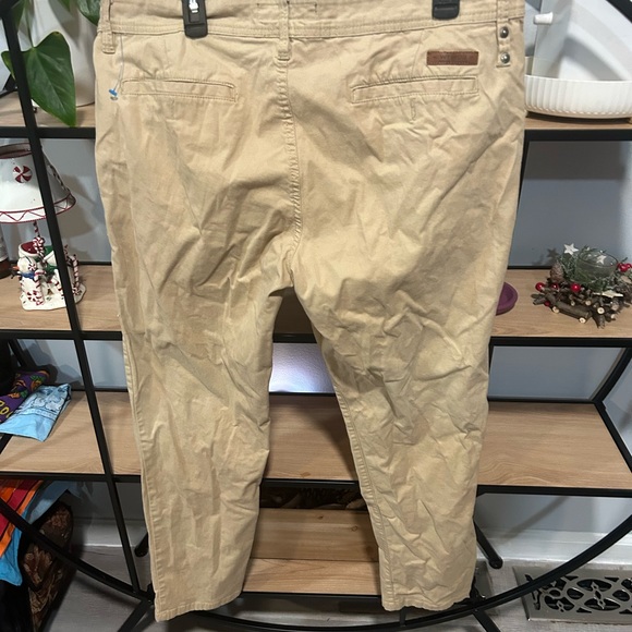 Classic Tan Chinos for Men - Picture 4 of 6